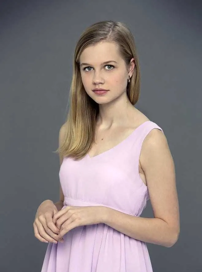 Angourie-Rice-Bikini-Looks