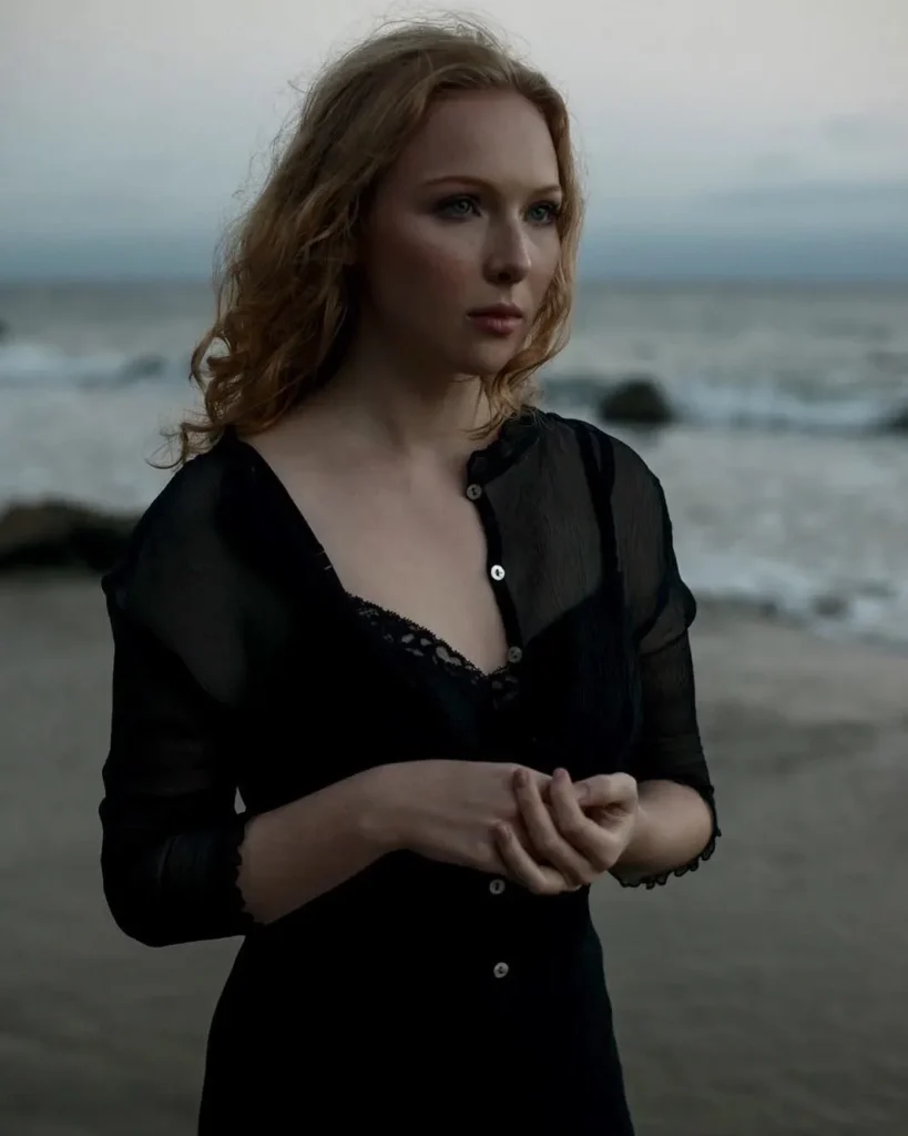 Bikini-Images-of-Molly-Quinn