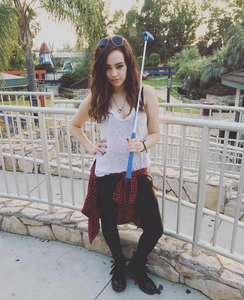 Bikini-Pictures-of-Mary-Mouser