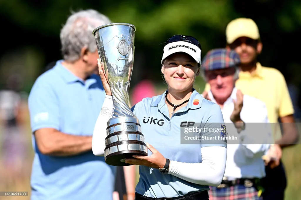 Brooke-Henderson-Looks