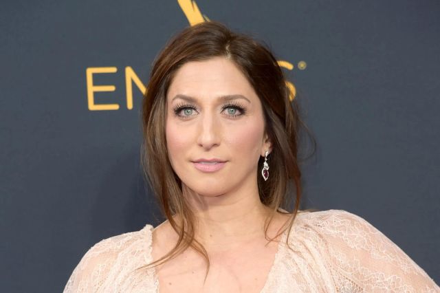 chelsea-peretti-sexy-and-hot-bikini-pictures