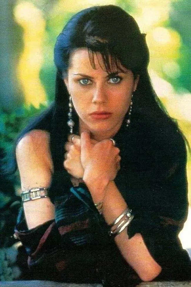 Fairuza-Balk-Hot-Looks