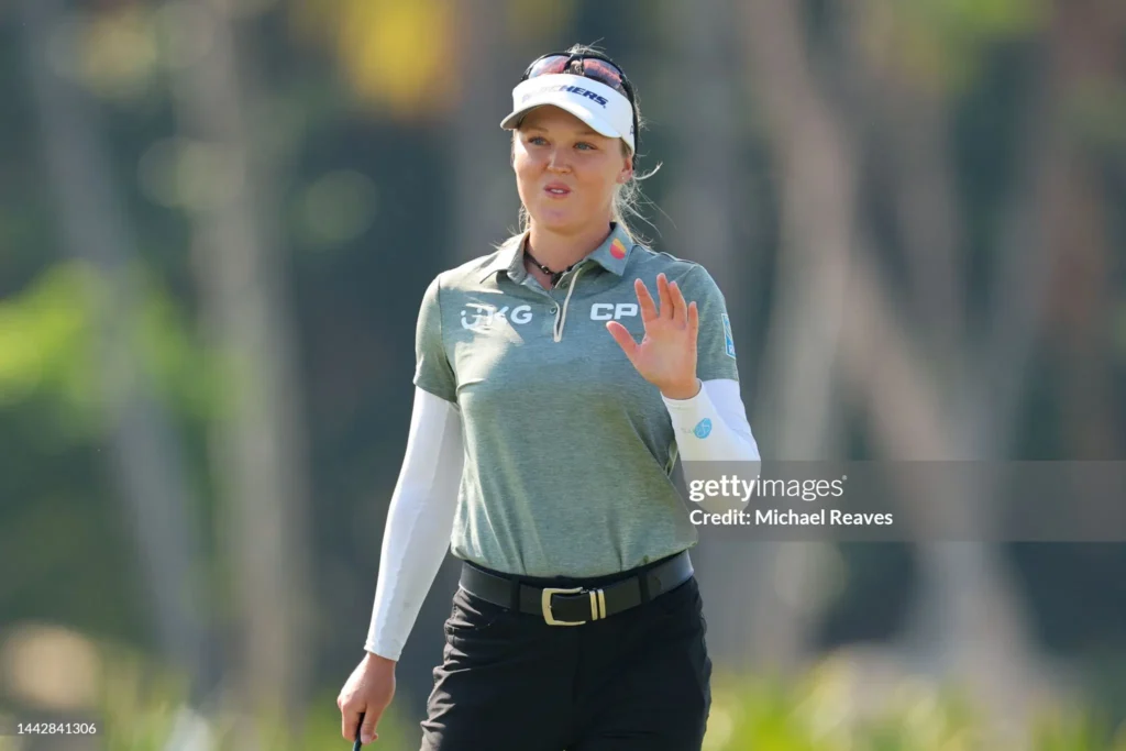 Hot-Images-of-Brooke-Henderson