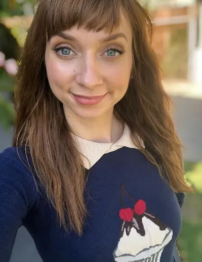 Hot-Images-of-Lauren-Lapkus