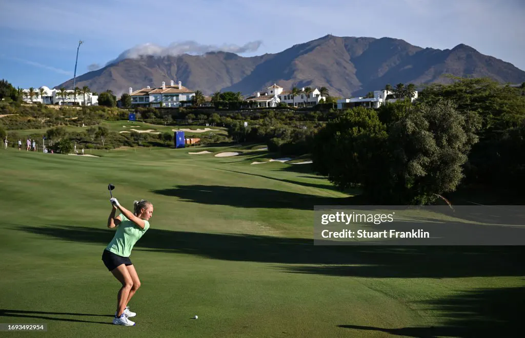 Hot-Looks-of-Charley-Hull