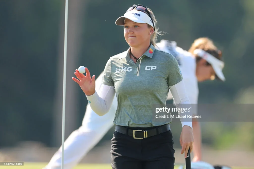 Hot-Photos-of-Brooke-Henderson