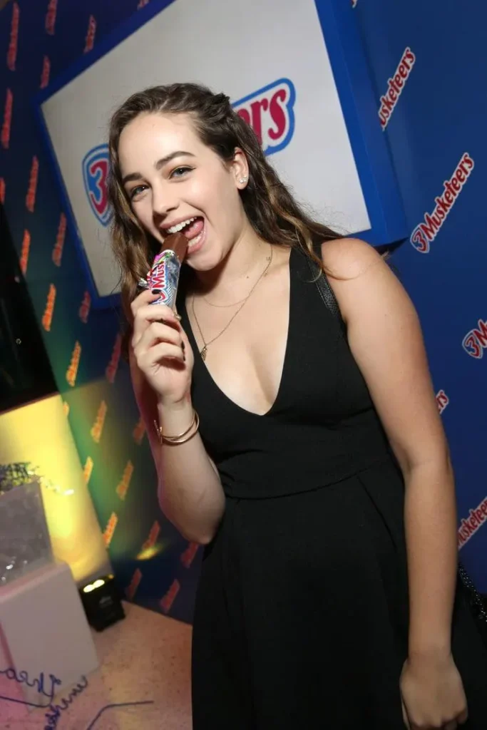 Hot-Photos-of-Mary-Mouser