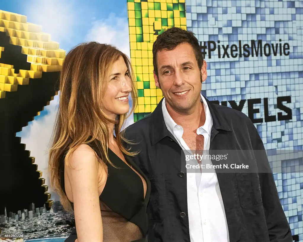 Jackie-Sandler-Bikini-Looks