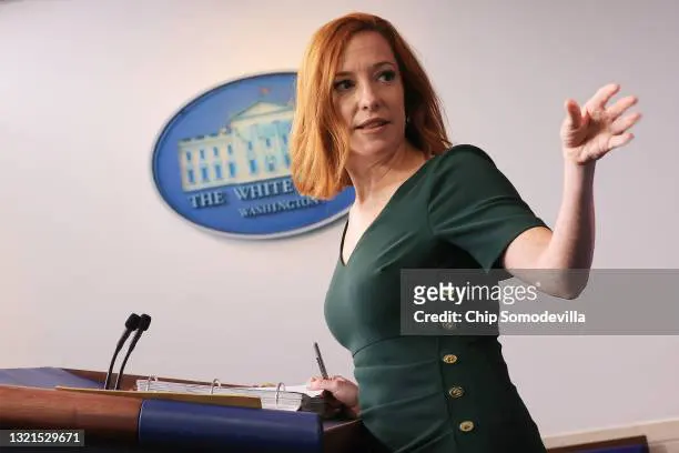 Jen-Psaki-Bikini-Looks