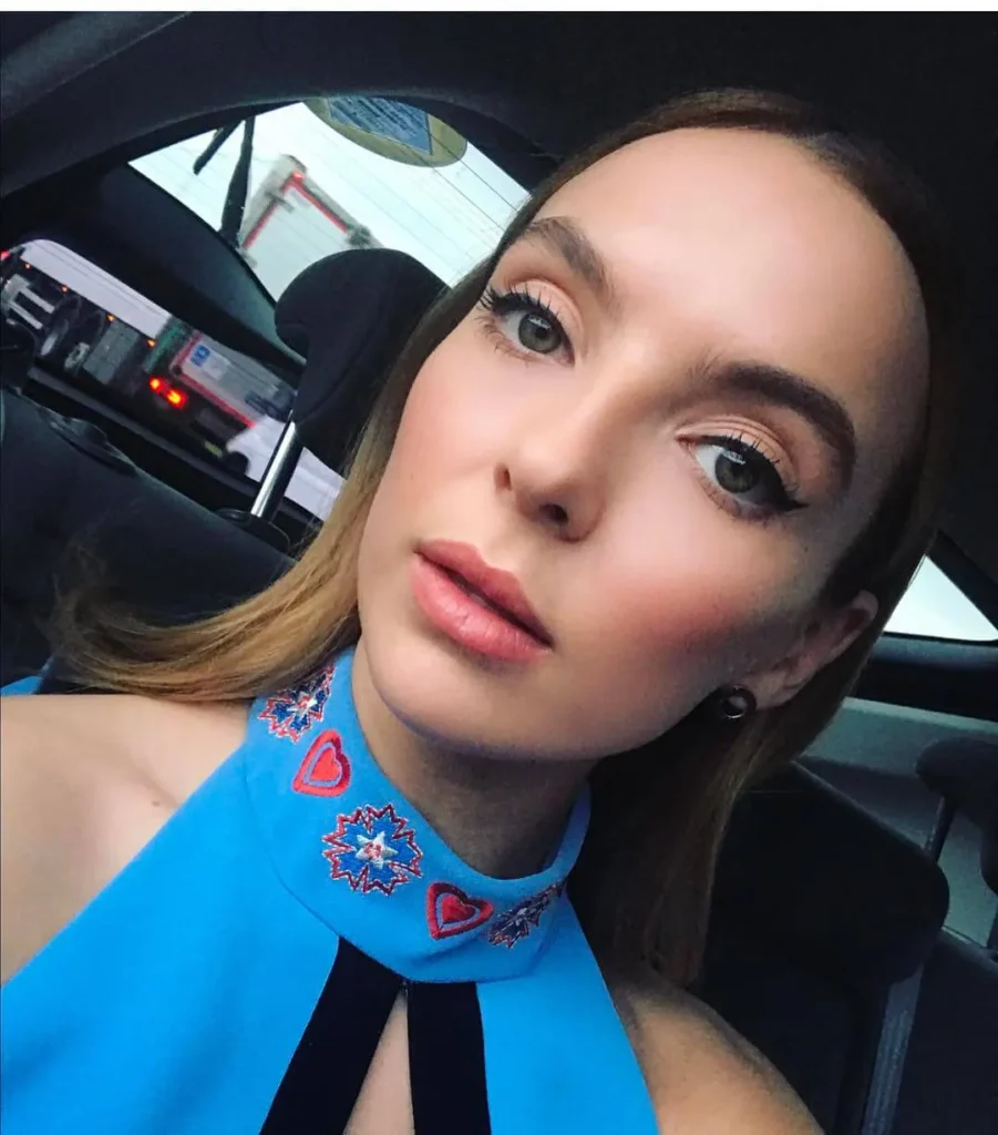 Jodie-Comer-Hot-Pics