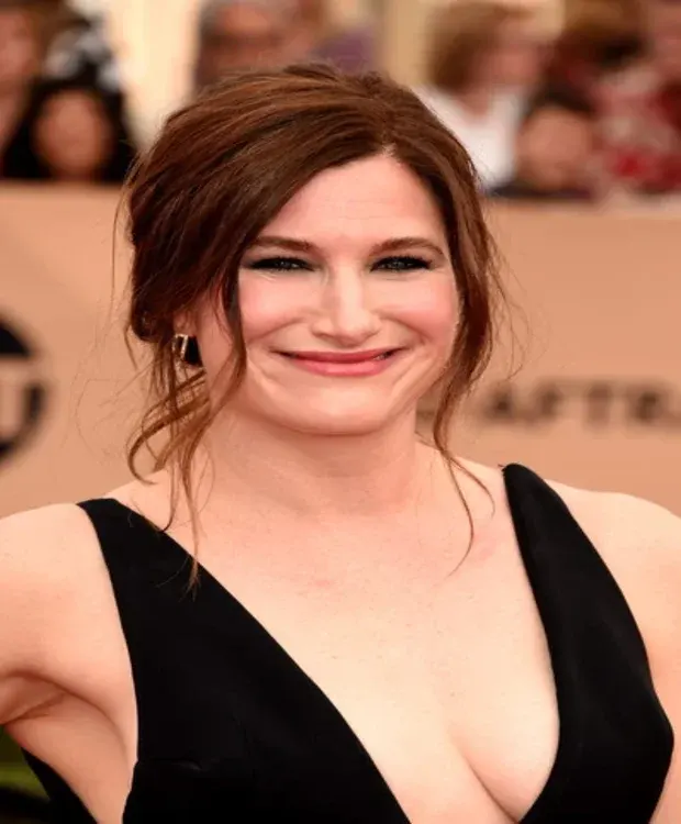 Kathryn-Hahn-Sexy-Looks