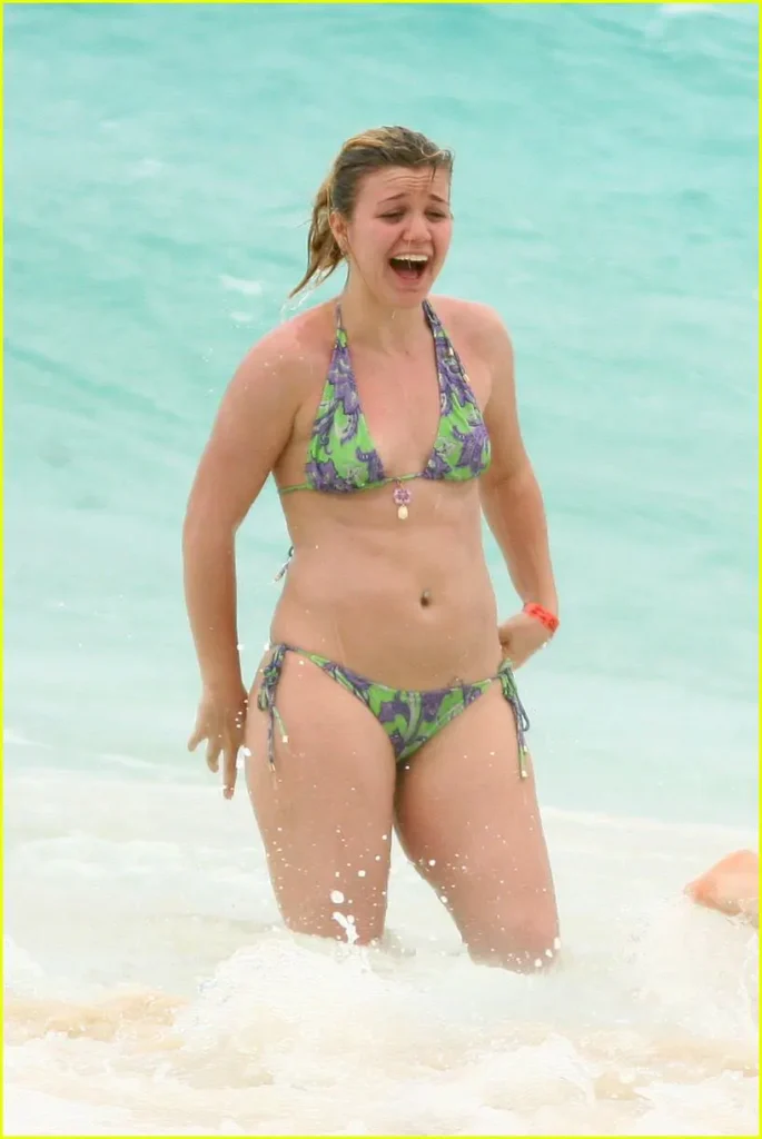 Kelly-Clarkson-Bathing-Suit-Pictures