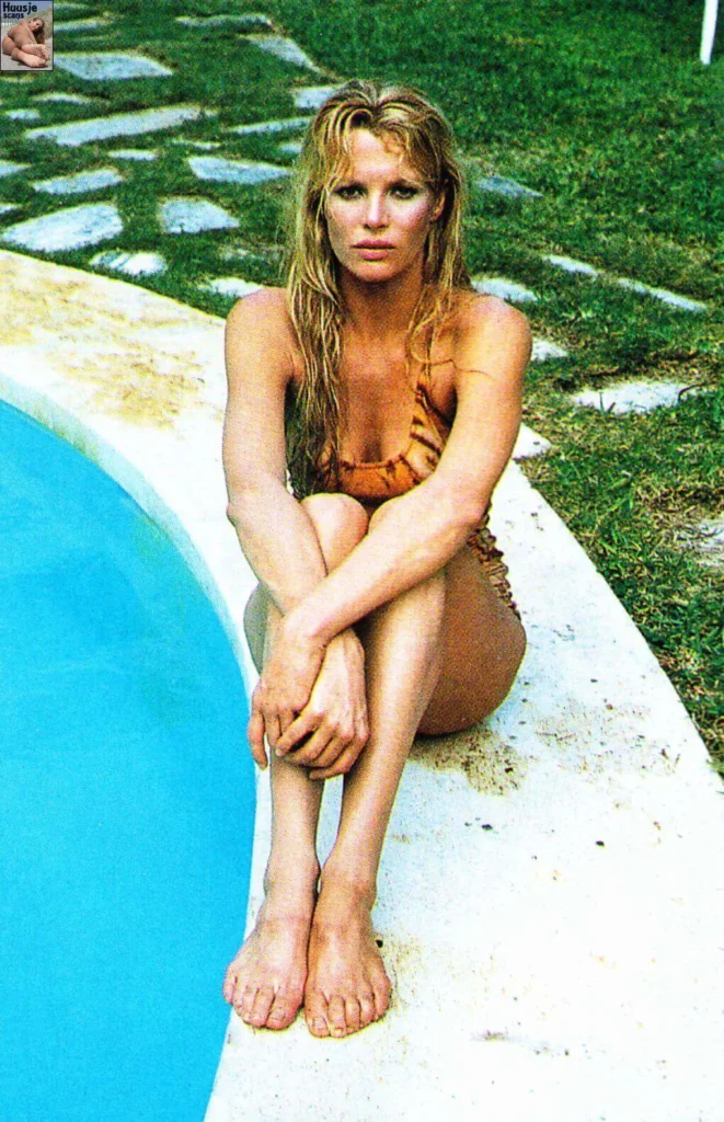 Kim-Basinger-Bikini-Pictures