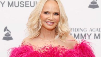 kristin-chenoweth-hot-and-sexy-bikini-pictures