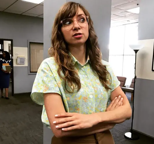 Lauren-Lapkus-Hot-Looks