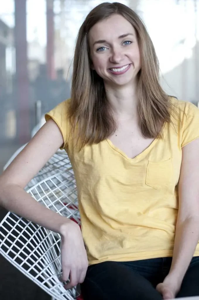 Lauren-Lapkus-Looks