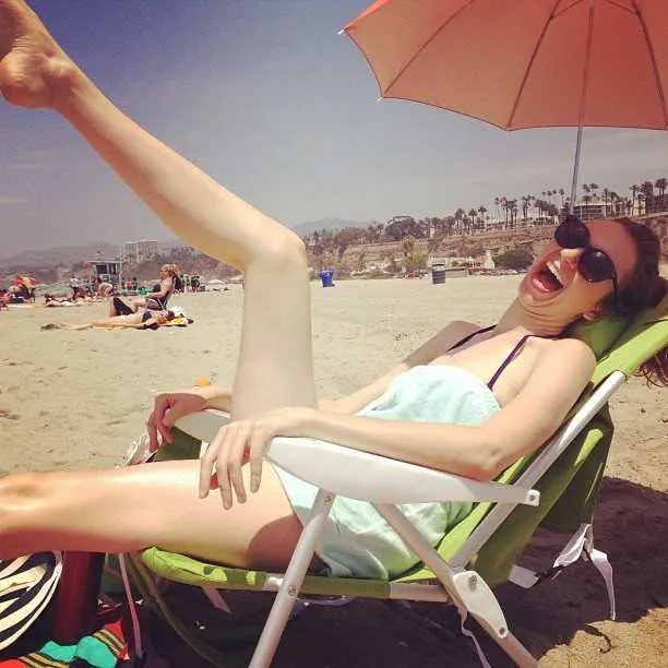 Lauren-Lapkus-Swimsuit-Images