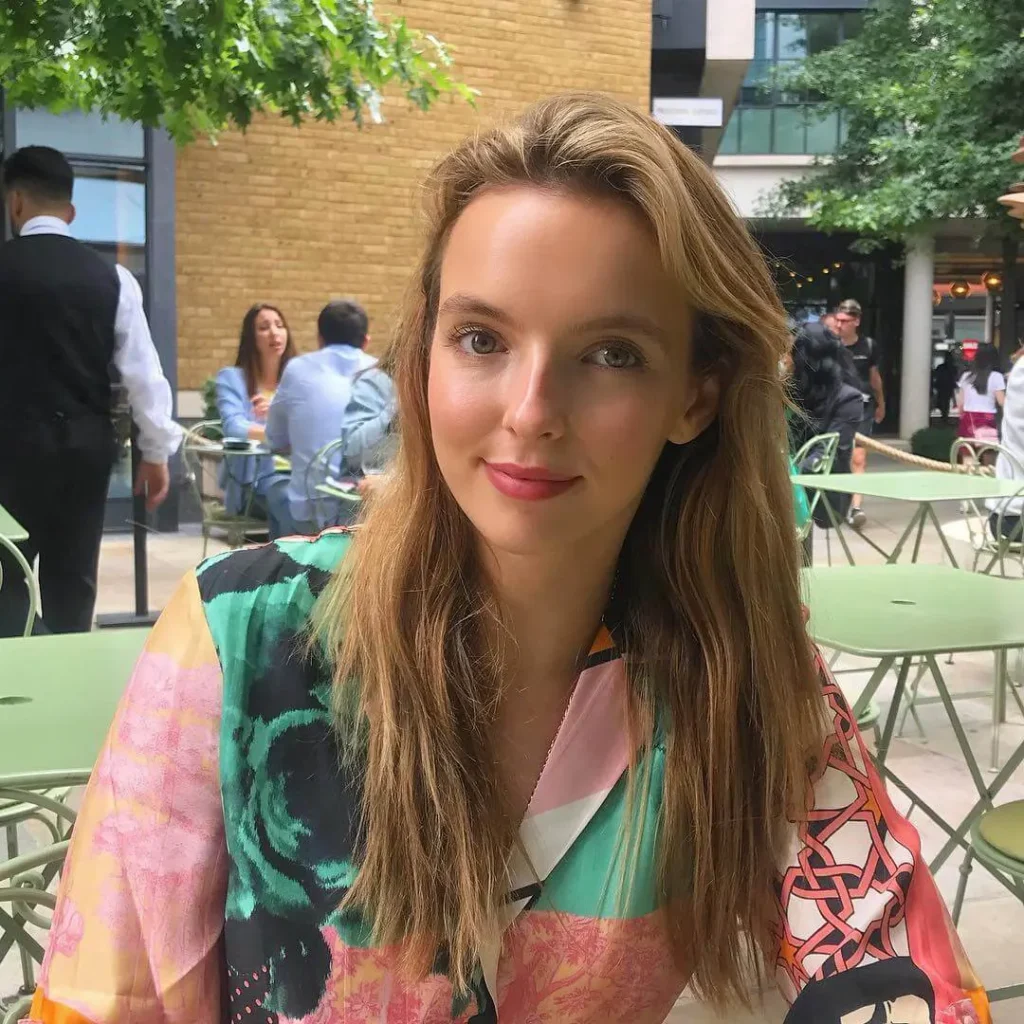 Looks-of-Jodie-Comer