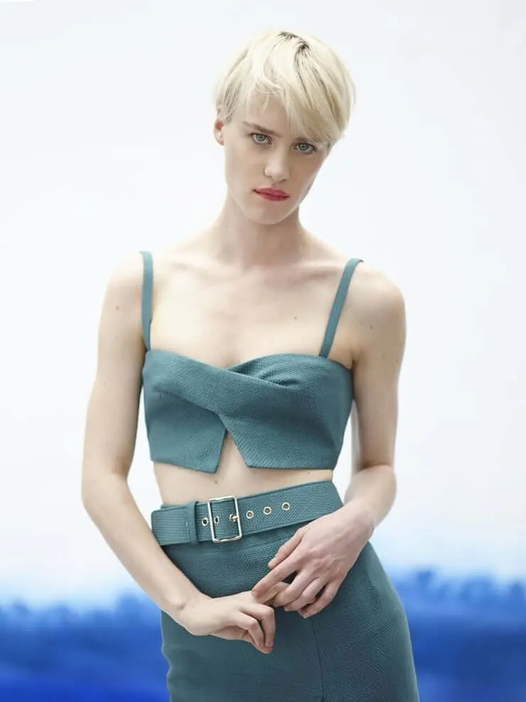 Mackenzie-Davis-Sexy-Pics