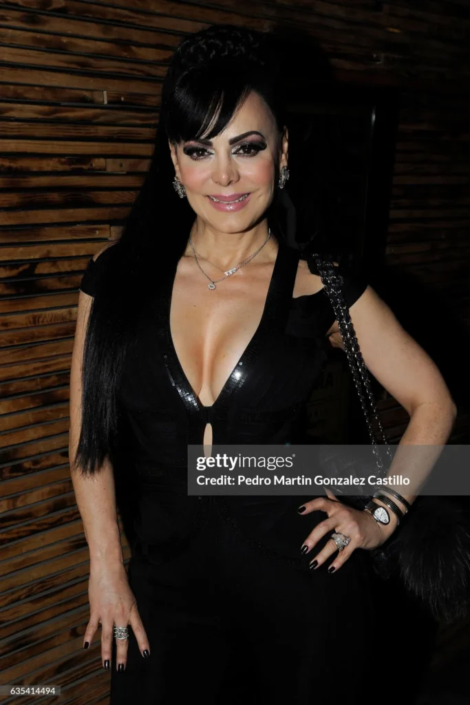 Maribel-Guardia-Bikini-Pics