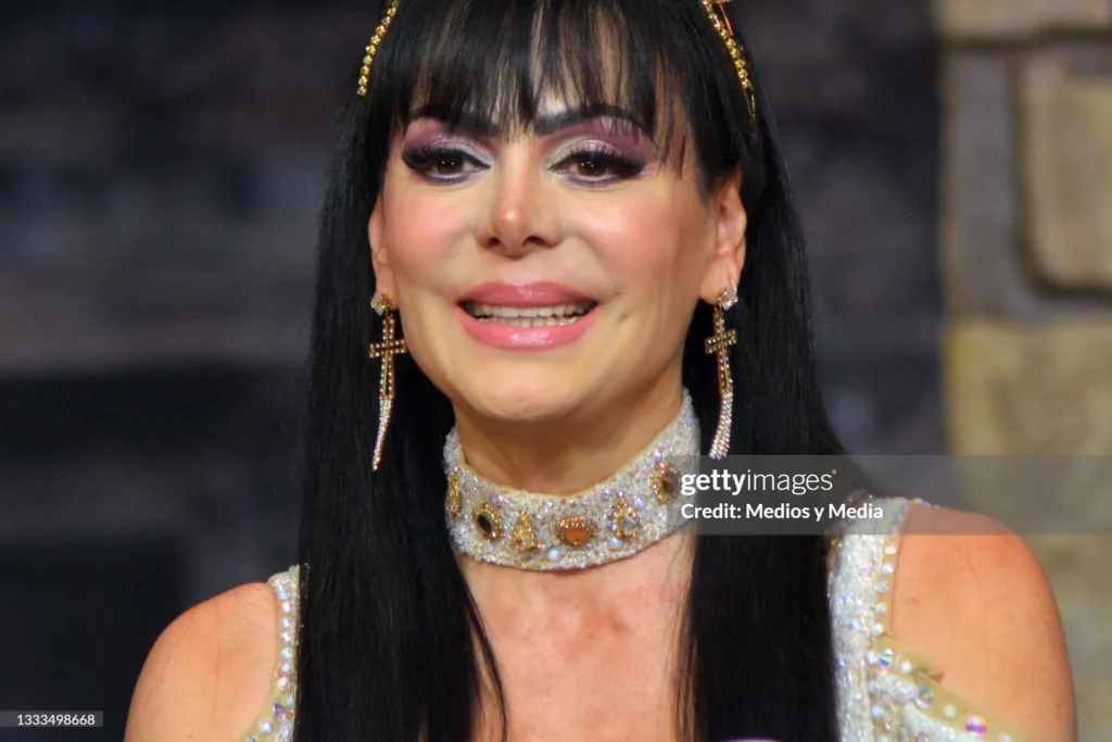 Maribel-Guardia-Looks