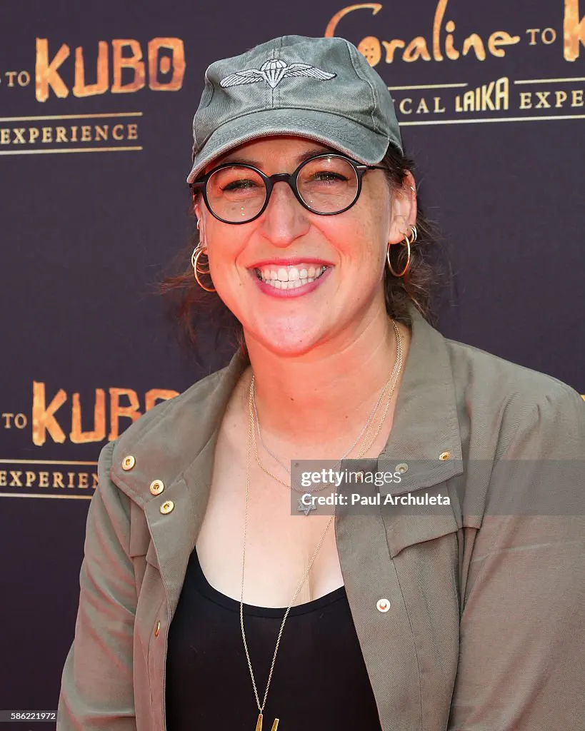 Mayim-Bialik-Bathing-Suit-Photos