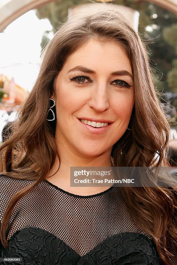 Mayim-Bialik-Bathing-Suit-Pictures