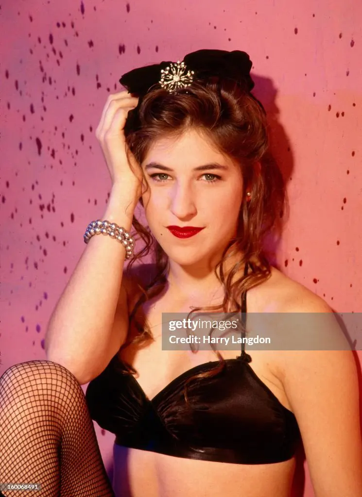 Mayim-Bialik-Swimsuit-Pics