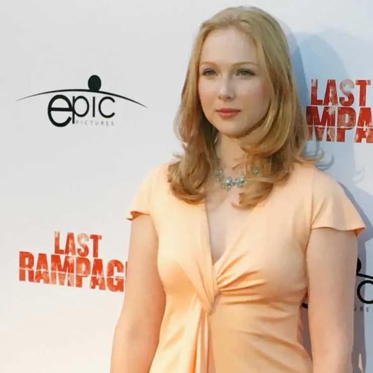 Molly-Quinn-Hot-Pics