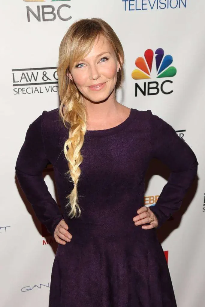 Photos-of-Kelli-Giddish