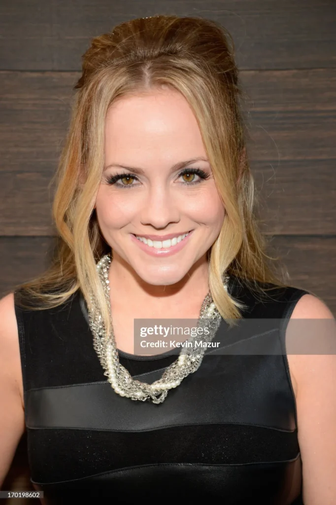 Photos-of-Kelly-Stables