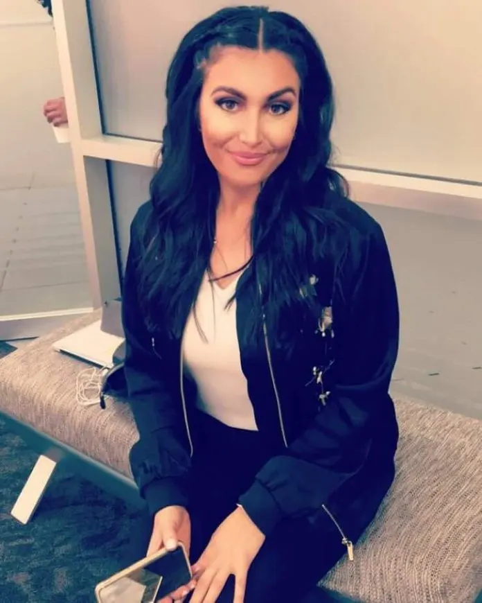 Photos-of-Molly-Qerim