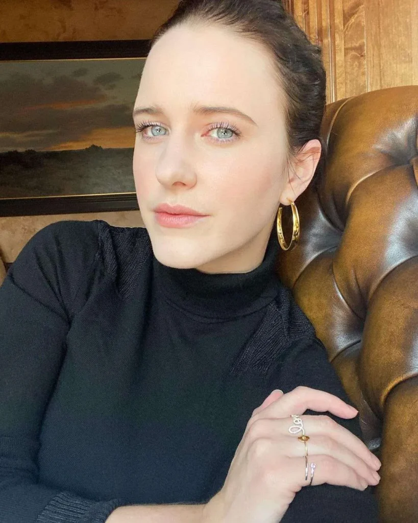 Photos-of-Rachel-Brosnahan