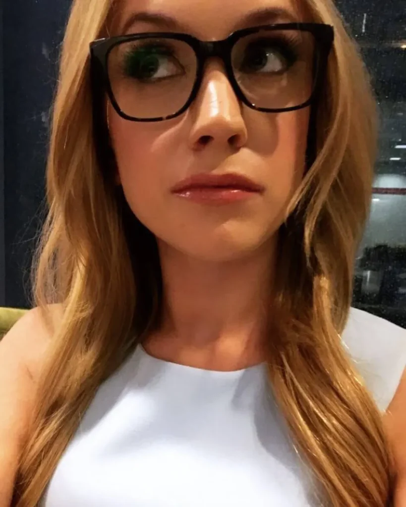 Pics-of-Kat-Timpf