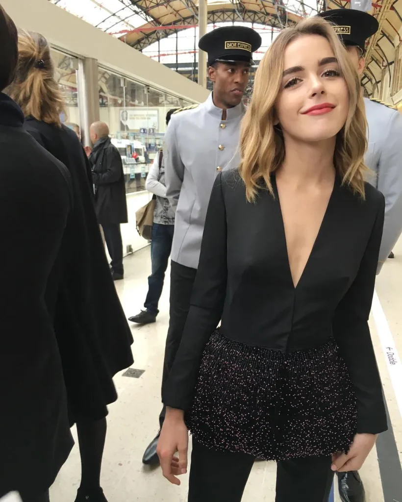 Pics-of-Kiernan-Shipka