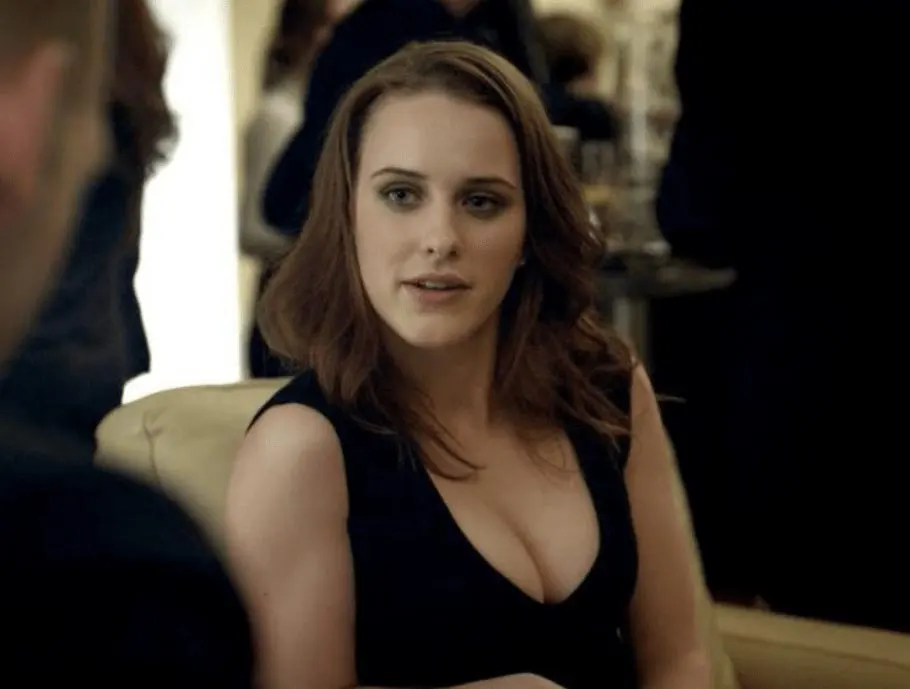 Rachel-Brosnahan-Bikini-Looks