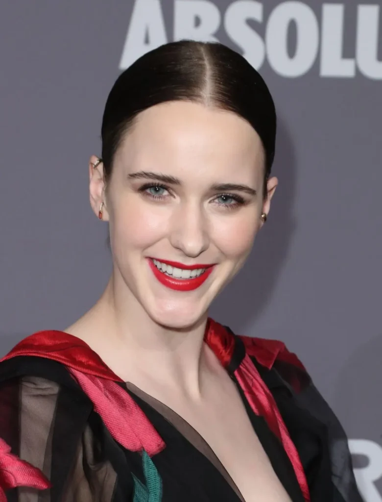 Rachel-Brosnahan-Hot-Pictures