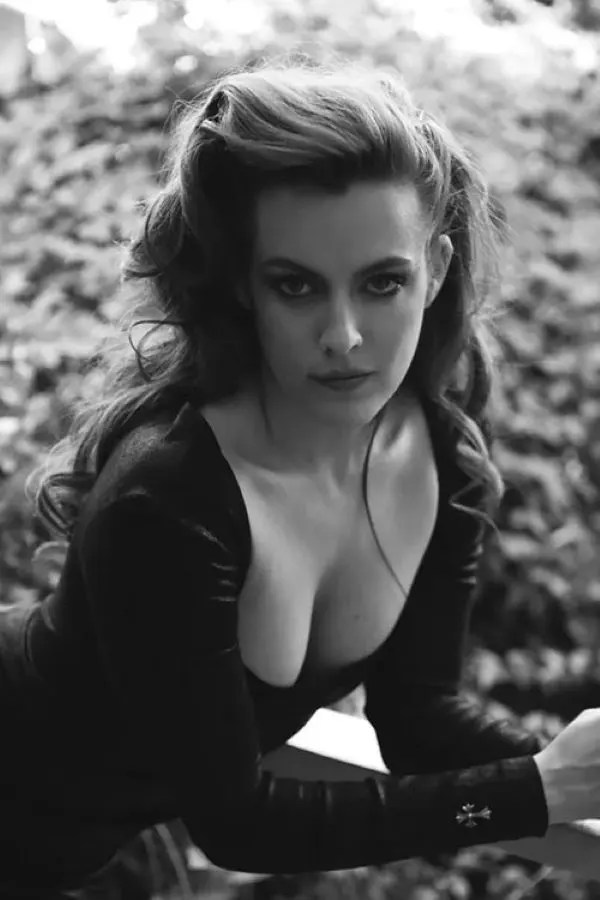 Riley-Keough-Sexy-Images