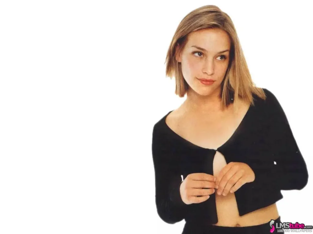 Sexy-Photos-of-Piper-Perabo