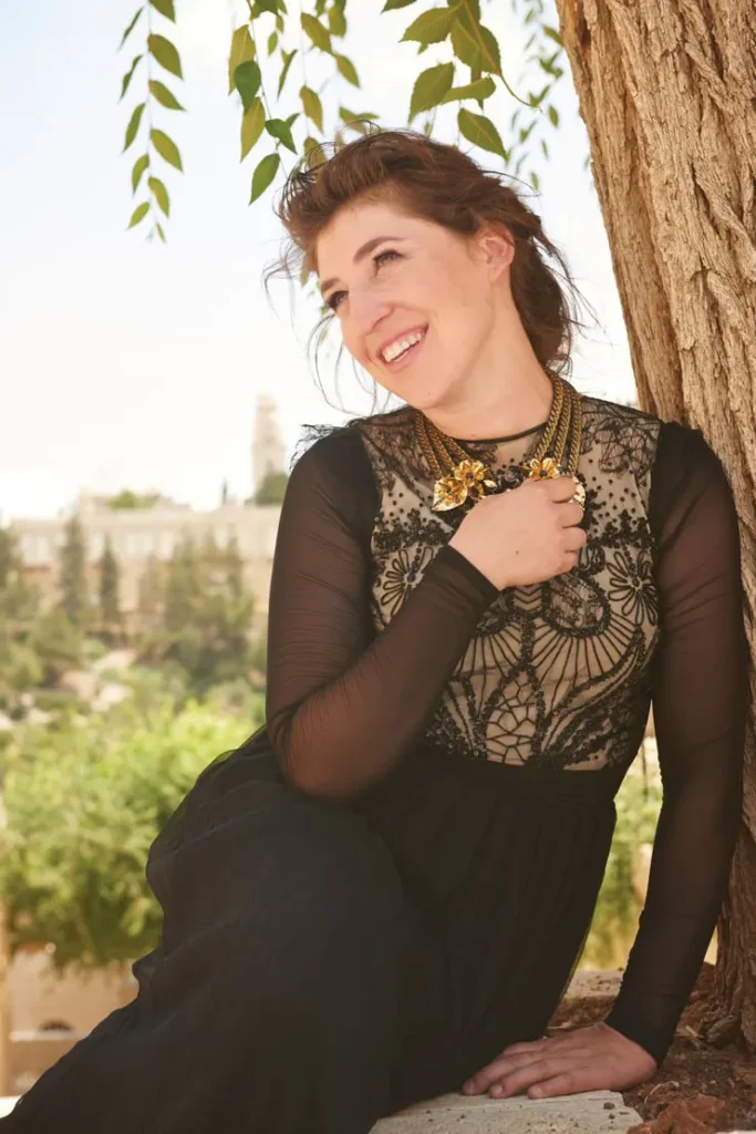 Sexy-Pictures-of-Mayim-Bialik