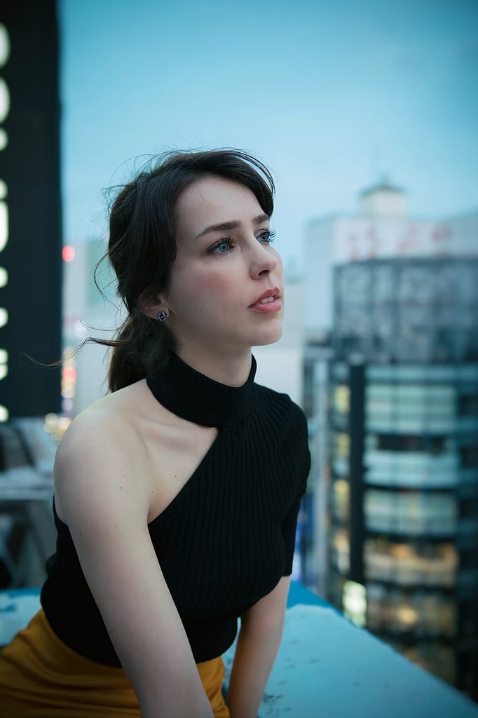 Stefanie-Joosten-Hot-Looks